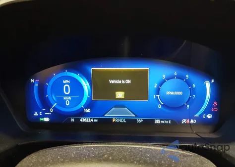 2022 Ford Escape Titanium z USA, uszkodzony, nr VIN 1FMCU9J97NUB02359